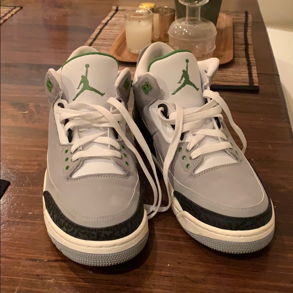 Jordan 3 Retro Chlorophyll - Picture 2 of 4